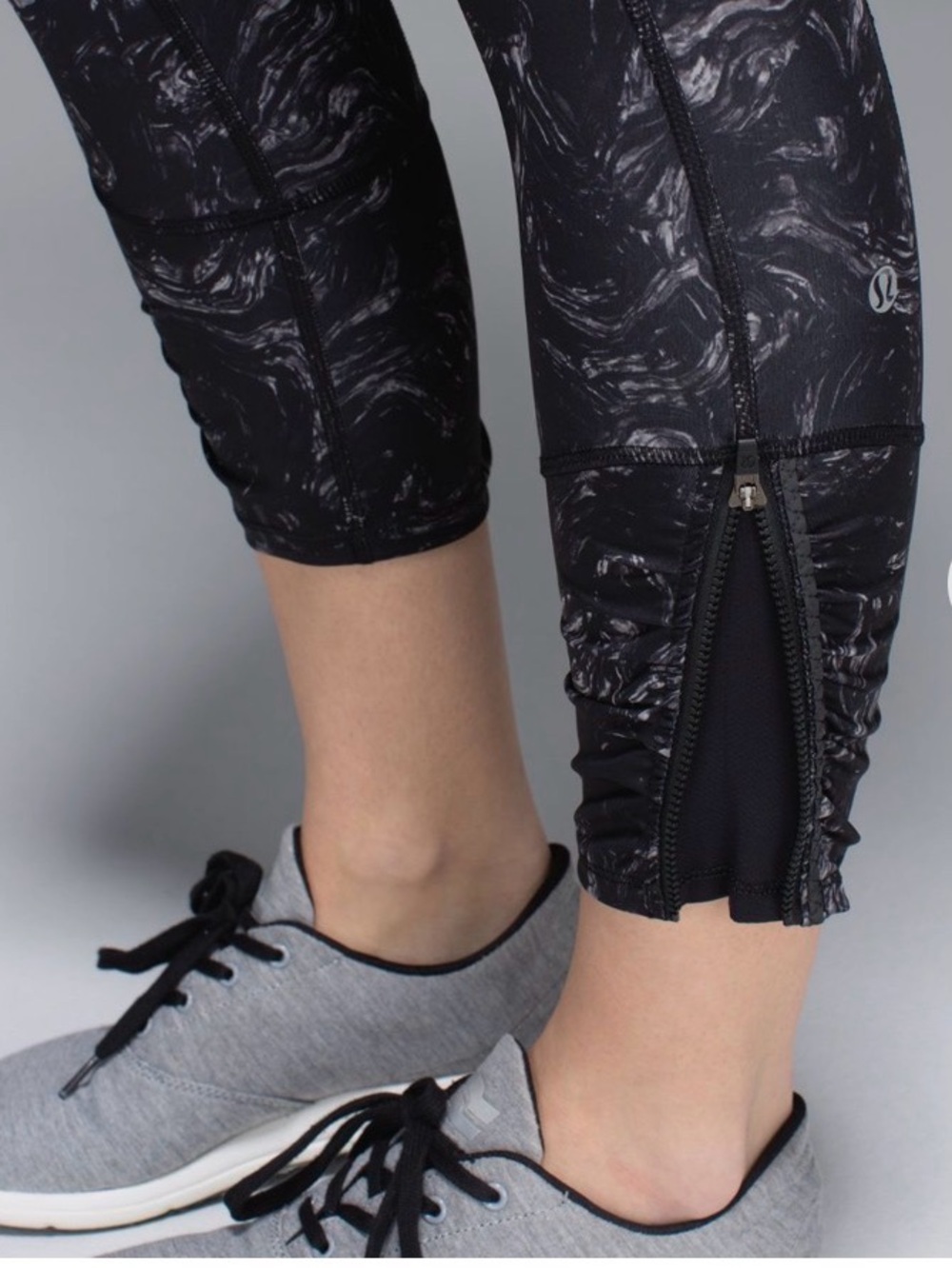 Lululemon Runday Crop Full-On Luxtreme Leggings - Picture 5 of 15